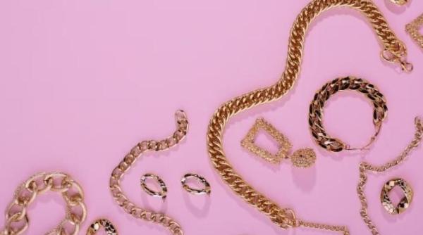 restabileste usor aspectul original al bijuteriilor de aur iata doua metode dovedite