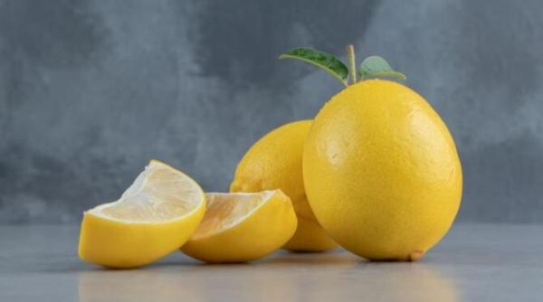 stoarce sucul dintr o lamaie fara sa o tai un truc original dezvaluit de bucatari