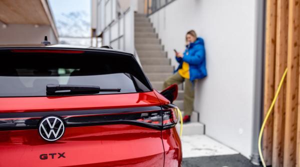 viitorul auto este electric volkswagen lanseaza doua masini electrice cu pretul sub 25 000 euro