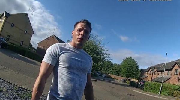 un ucigas s a intors la locul faptei si s a dat mare in fata politistilor orasul asta e al meu