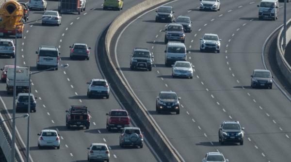 autostrada nu este o sosea sigura titi aur masina indiferent de marca e un kalasnikov si te poate rani sau ucide video