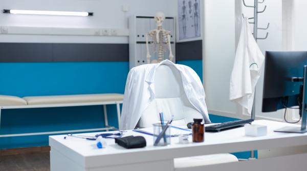 cabinete medicale doar in scolile in care sunt peste 300 de elevi