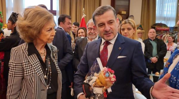 spania regina sofia intampinata de ambasadorul george bologan