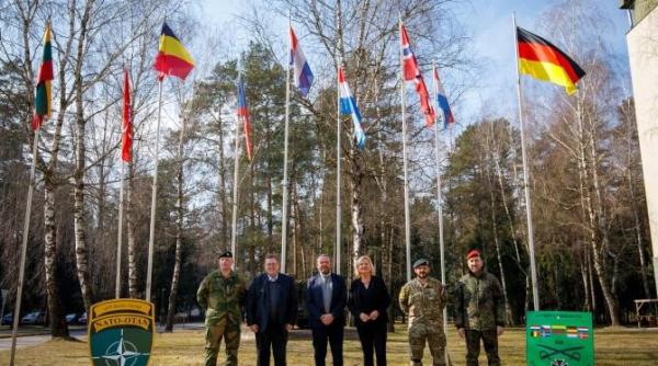 starea deplorabila a armatei germane comisarul german pentru aparare trage un semnal de alarma vehicule defecte cazarmi darapanate si uniforme nepotrivite