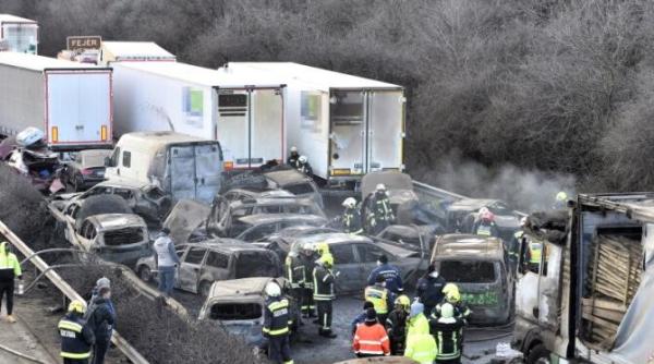 accident cu 42 de masini in ungaria intr o zona cu vizibilitate zero singurul sofer care ar fi reusit sa evite impactul nu au avut norocul asta