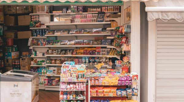 magazinele mici alternativa la supermarketuri sorin minea romalimenta doar un anumit tip astea au castigat si afara video