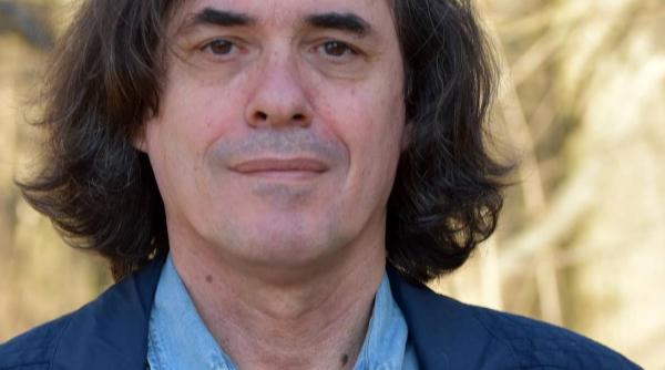 mircea cartarescu a primit titlul doctor honoris causa din partea universitatii de medicina si farmacie carol davila