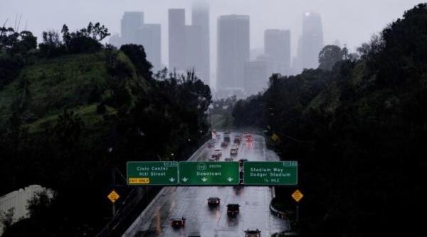 furtuna devastatoare in california zeci de mii de oameni fara curent electric