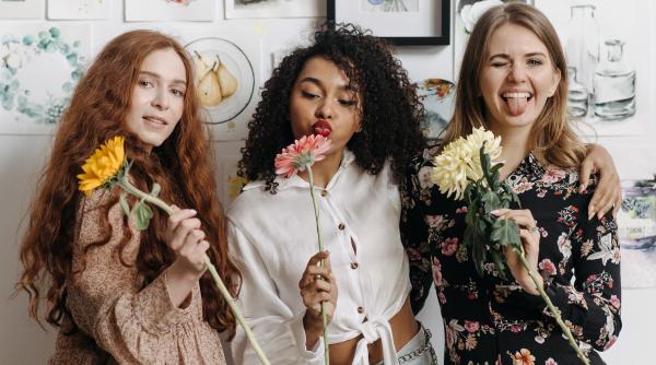 intr o relatie cu o romanca exista un ghid international de indrumare cum sunt descrise femeile romance