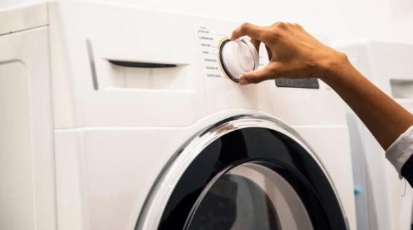 spalarea hainelor la 40 de grade este o idee proasta iata de ce ar trebui sa renunti la acest obicei