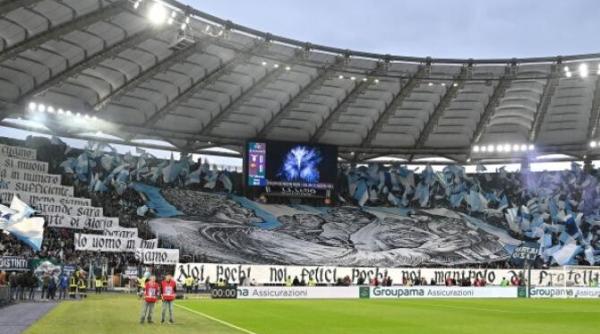doi romani interzisi pe stadionul echipei lazio roma scandarile le au adus sanctiunea