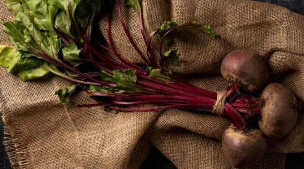 frunzele de sfecla rosie pe lista alimentelor sanatoase care sunt beneficiile lor si cum sa le gatesti