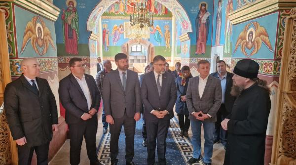 robert cazanciuc la intalnirea cu administratia locala din satul capriana straseni din republica moldova