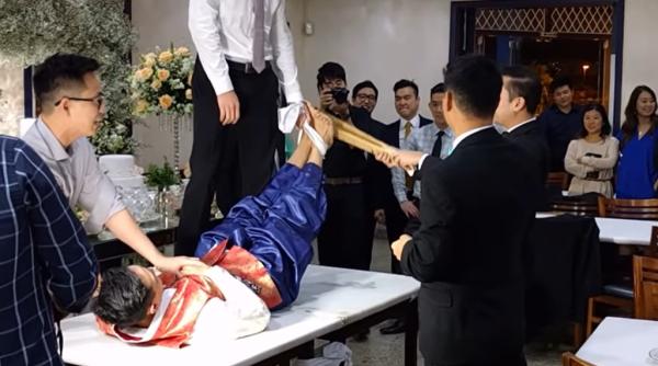 cele mai ciudate traditii de nunta din lume de la ingrasatul miresei pana la interdictia de a merge la baie