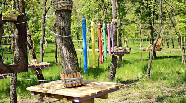 galati parcul de aventura escapeland din padurea garboavele se deschide