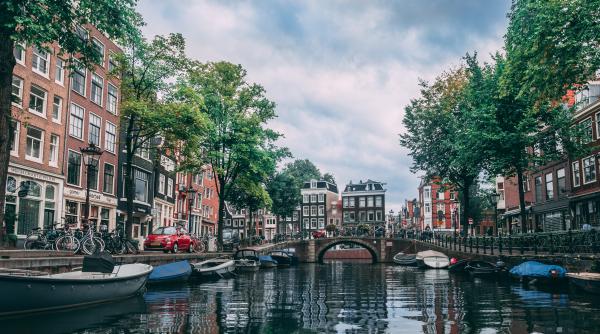 amsterdamul nu mai vrea turistii care se dezlantuie preferam sa nu veniti