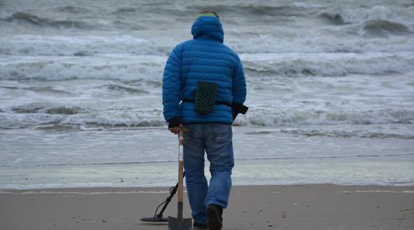 ce sunt pepitele si de ce sunt atat de valoroase pot fi gasite cu detectorul de metale un barbat a descoperit doua roci in valoare de 160 000 de dolari
