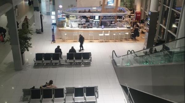 mita de zeci de milioane de euro pentru spatiile comerciale de pe aeroportul otopeni interventia dna directorul comercial al cnab retinut