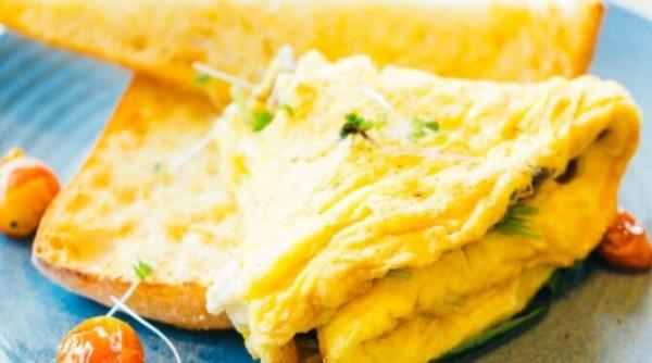 omleta pufoasa din doua ingrediente nu ai nevoie de ulei si tigaie