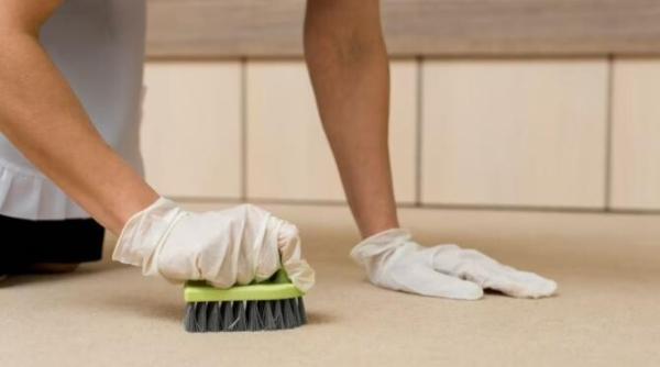 toate petele vor ramane amintire curata covorul fara a l indeparta de pe podea