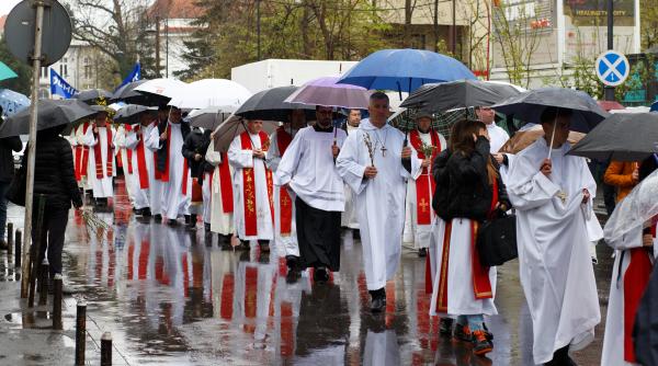 arhiepiscopia romano catolica de bucuresti organizeaza procesiunea de florii