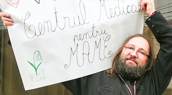 mii de polonezi au manifestat pentru a apara reputatia fostului papa ioan paul al ii lea