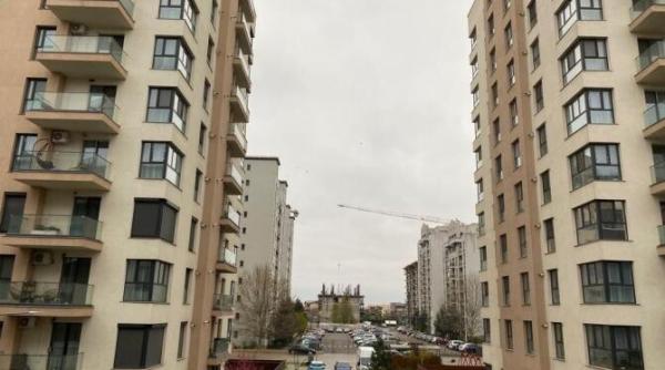 cod galben bucuresti pompierii au intervenit dupa prapadul facut de vremea rea au fost avariate mai multe masini