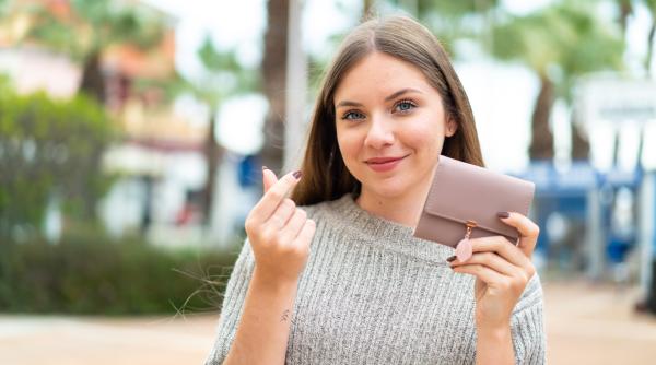 salarii mai mari cu 10prc in aprilie 2023 cine sunt bugetarii cu leafa marita