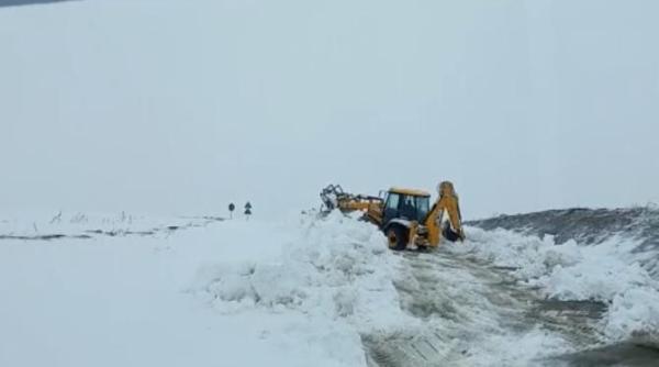 barbatul care a deszapezit drumul pana la gravida din botosani a murit dupa 40 de ore de munca
