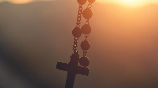 postul nu inseamna sub nicio forma fara lapte branza oua carne preotul florin danu va dezleg in vinerea mare sa mancati gratar cu vecinul cu care nu ati vorbit o viata