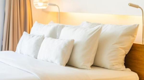 cum sa cureti si sa albesti o perna ingalbenita doar gospodinele cu experienta stiu secretul