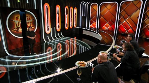 nu mi cunosc parintii mama s a sinucis si tatal m a abandonat concurenta la chefi la cutite poveste cutremuratoare am dormit si in parc si in scari de bloc