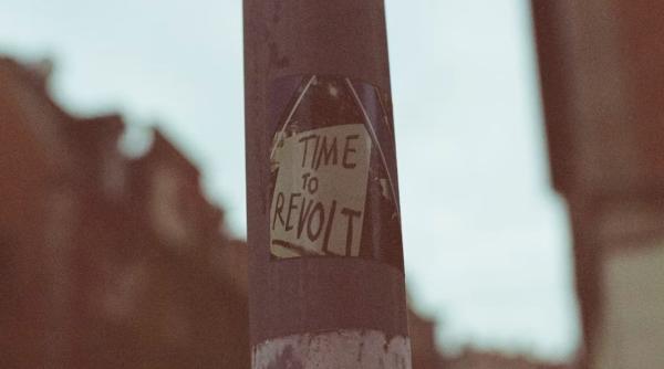 pe ce nu se revolta romanii alfred bulai exemplu tare cu multinationalele oamenii nu se mai coalizeaza impotriva problemelor reale video