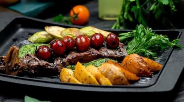 miel de paste cu cartofi in stil frantuzesc