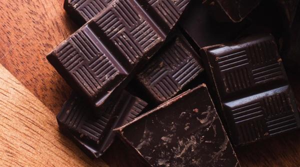 plumb si cadmiu peste valorile admise in ciocolata neagra atentie la doze