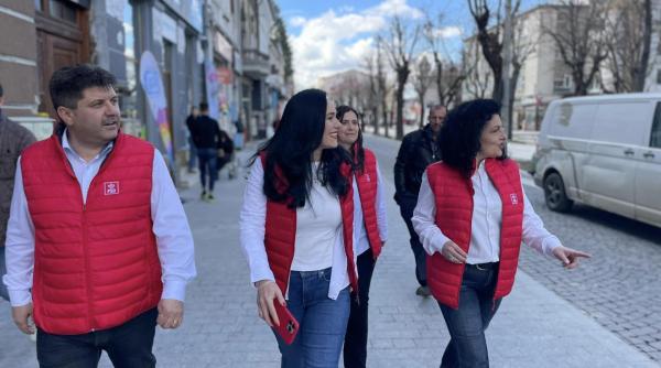 elena lasconi usr i a urat simonei bucura oprescu deputata psd sa pasca