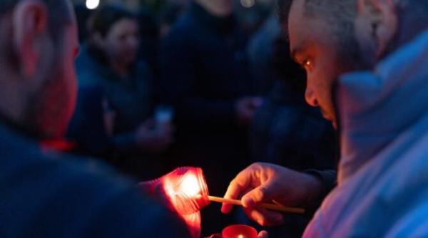 hristos a inviat paste fericit tuturor