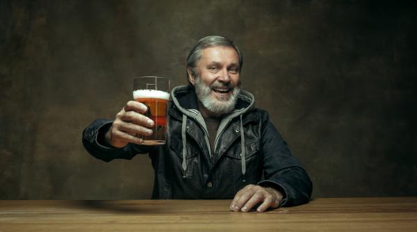 locul unde oamenii beau bere la micul dejun