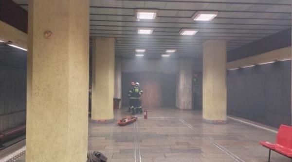 panica la metroul din bucuresti dupa ce o statie s a umplut de fum ce spun pompierii