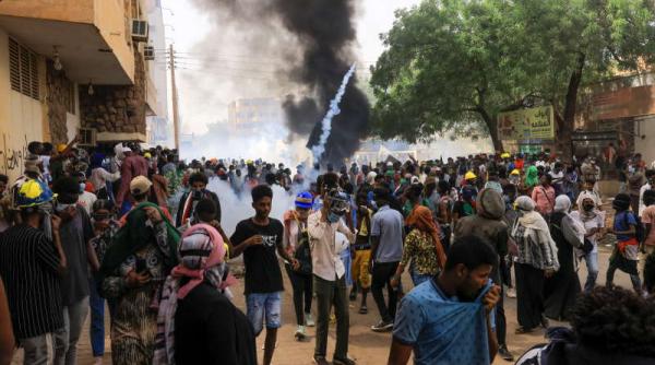 armata sua se pregateste pentru o posibila evacuare a ambasadei sudanului