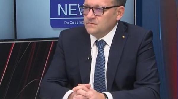 cumulul de salarii si pensii budai nu cred ca e potrivit sa l interzicem