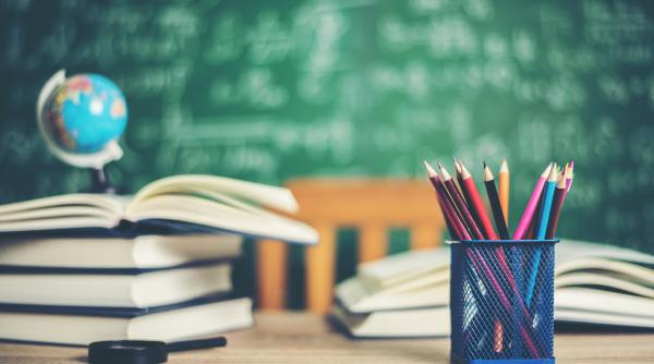 inca un profesor a fost amenintat cu un cutit