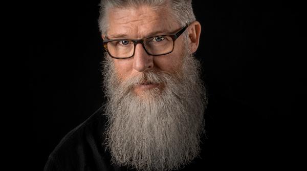 un schior roman s a intrecut cu un urs video