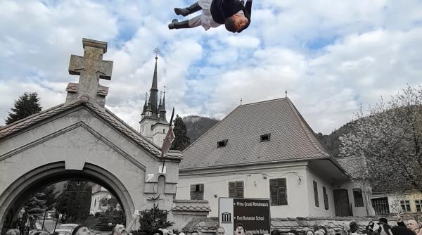 aruncatu n tol a junilor ritual unic in europa foto