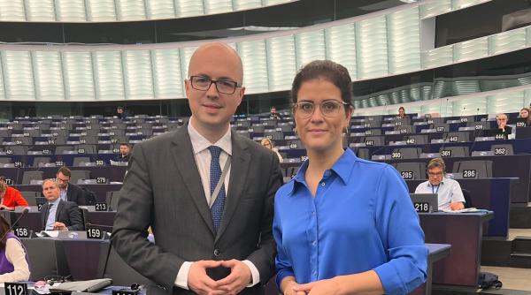 impactul inteligentei artificiale asupra societatii si vietii andi cristea psd a primit un raspuns profund si provocator de la ministrul islandez al afacerilor externe