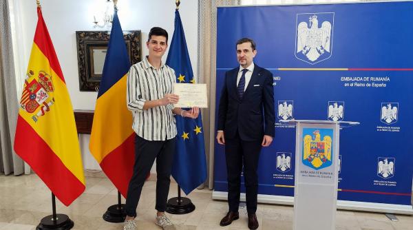 spania roman laureat al premiului cofares invitat la ambasada