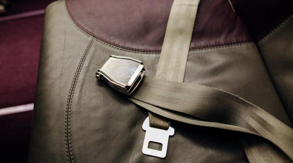 cum se poarta corect centura de siguranta daca nu stai corect nu esti sofer esti pasager video