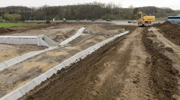 de ce e romania corigenta la capitolul infrastructura eduard hanganu consitrans situatia e din cauza incompetentei si legislatiei facuta in coada de peste