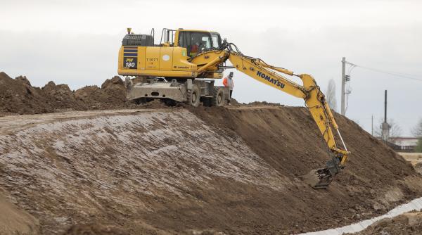 haos legislativ in zona achizitiilor publice calin cristescu consitrans documentatiile sunt practic o maculatura singura solutie este rescrierea legislatiei