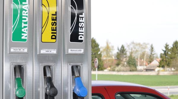 motorina a ajuns mai ieftina decat benzina la unele statii peco adrian negrescu spune ca situatia se va schimba